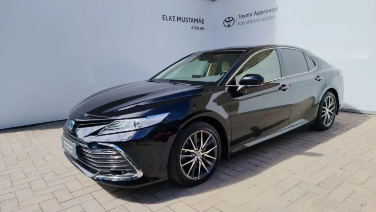 Toyota Camry 2021